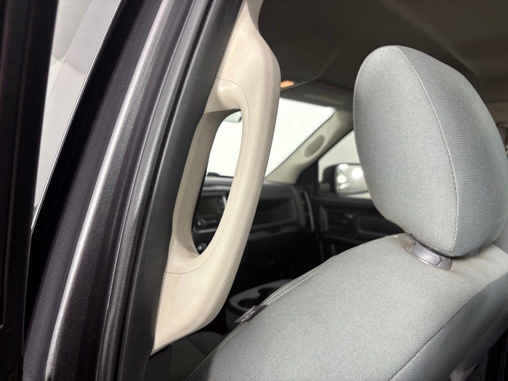 RAM 1500 Express 4x4 Quad Cab 6'4" Box 2018