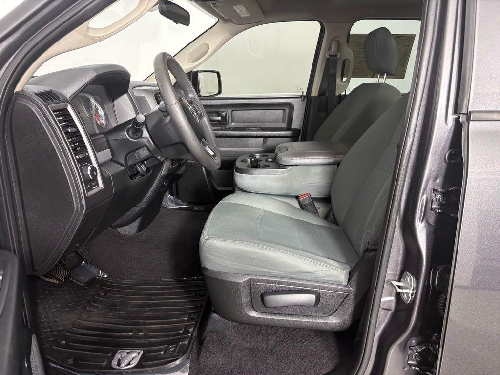 RAM 1500 Express 4x4 Quad Cab 6'4" Box 2018