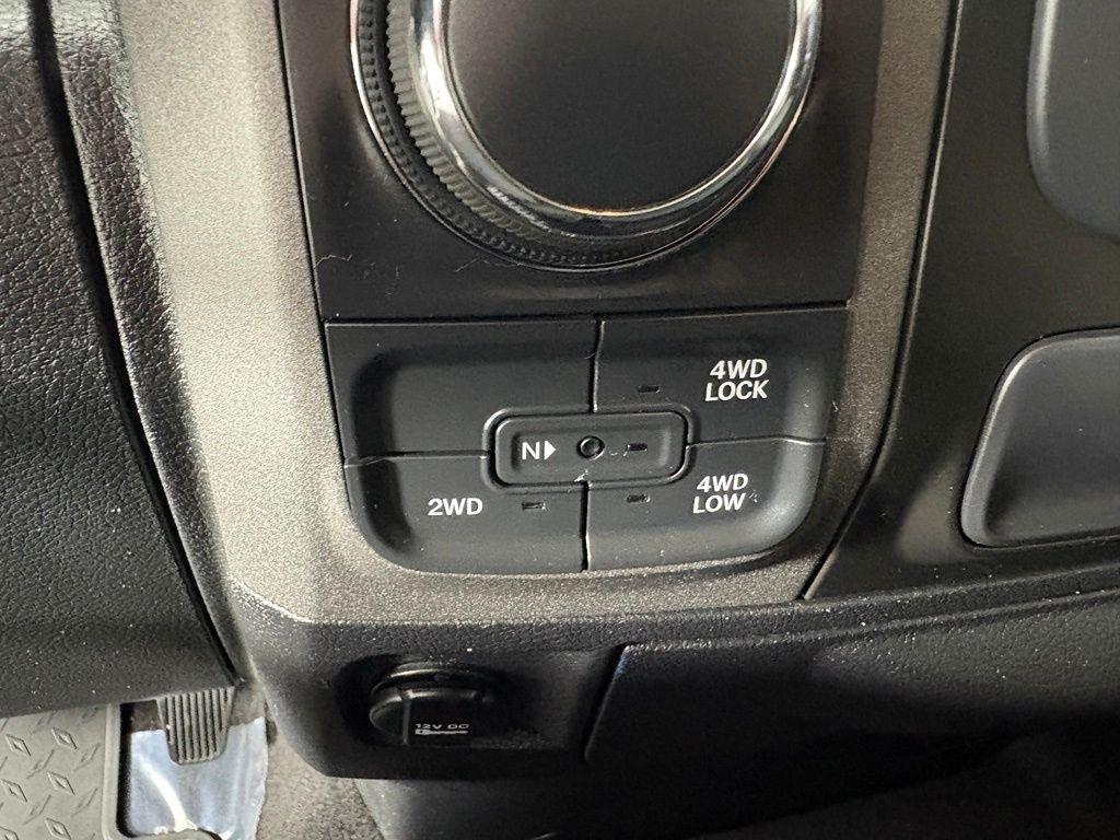 RAM 1500 Express 4x4 Quad Cab 6'4" Box 2018