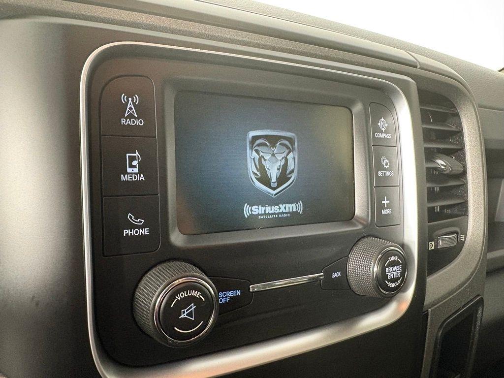 RAM 1500 Express 4x4 Quad Cab 6'4" Box 2018