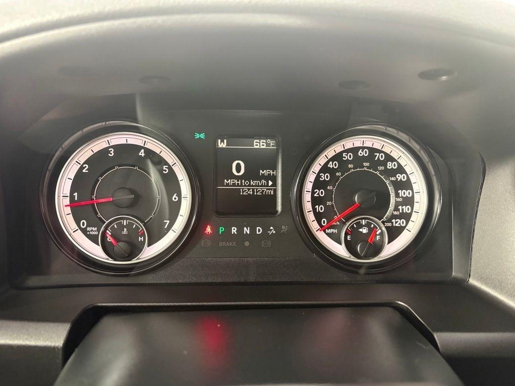 RAM 1500 Express 4x4 Quad Cab 6'4" Box 2018