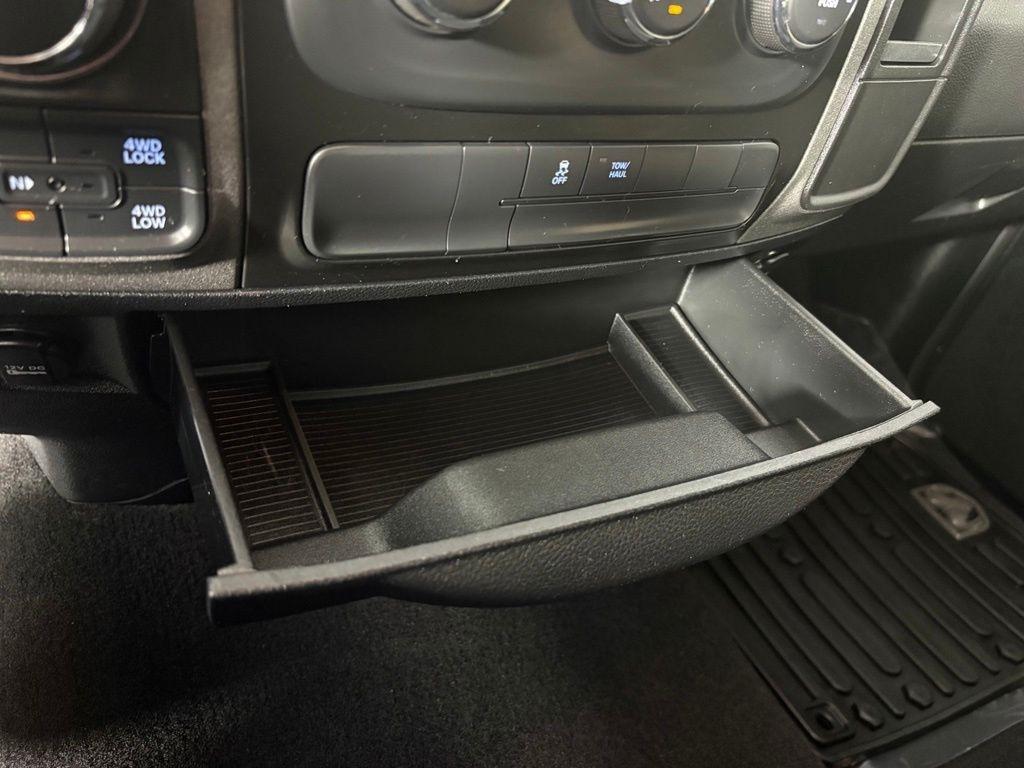 RAM 1500 Express 4x4 Quad Cab 6'4" Box 2018