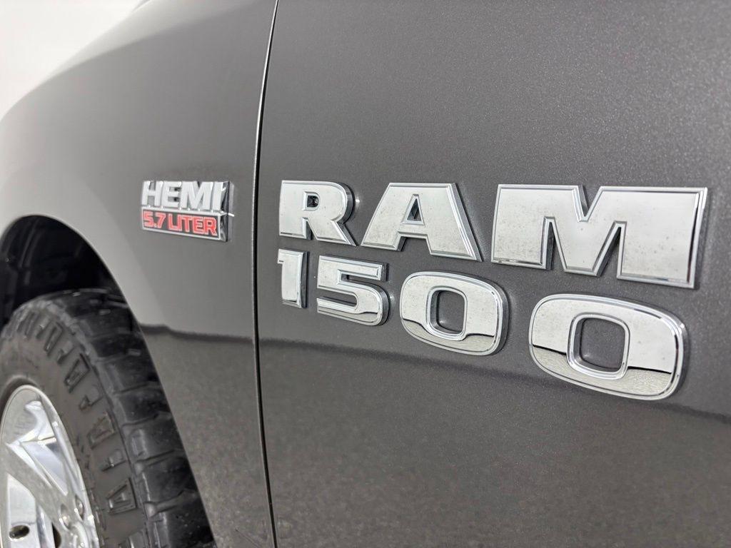 RAM 1500 Express 4x4 Quad Cab 6'4" Box 2018