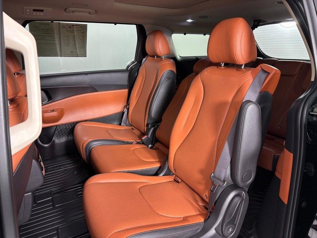 Kia Carnival SX Prestige FWD 2025