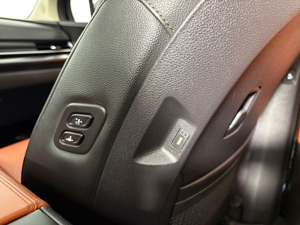 Kia Carnival SX Prestige FWD 2025