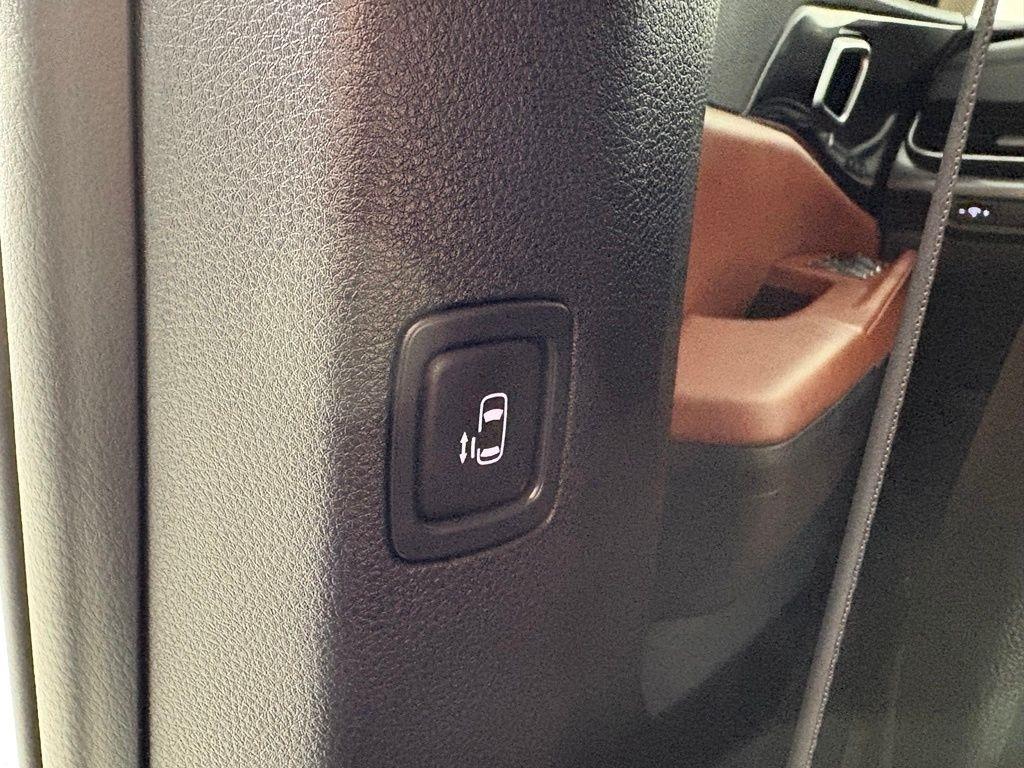 Kia Carnival SX Prestige FWD 2025