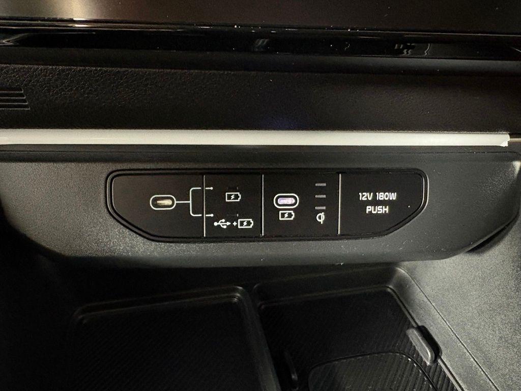 Kia Carnival SX Prestige FWD 2025