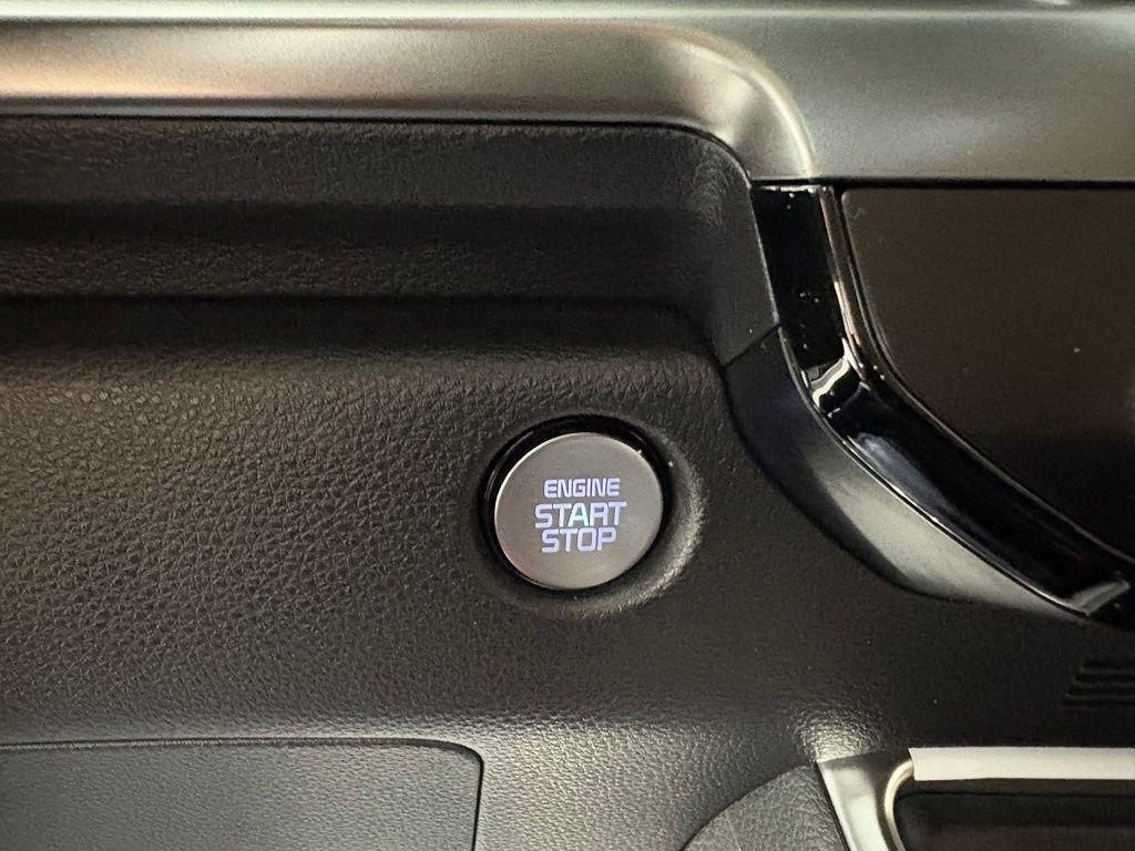 Kia Carnival SX Prestige FWD 2025