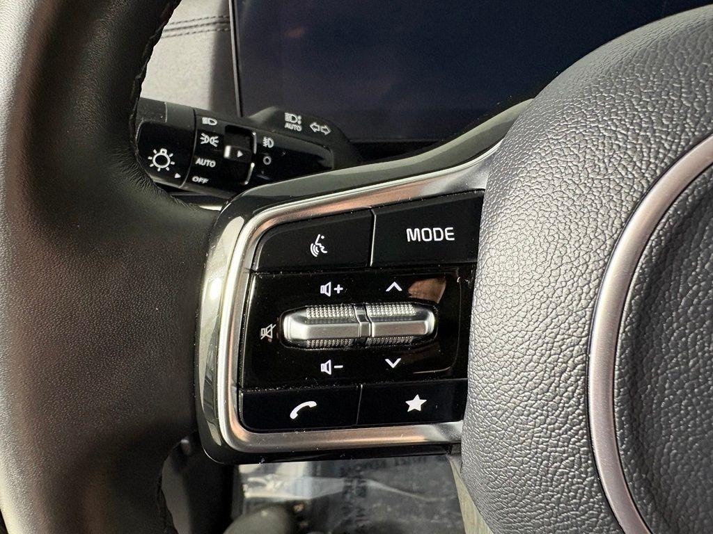 Kia Carnival SX Prestige FWD 2025