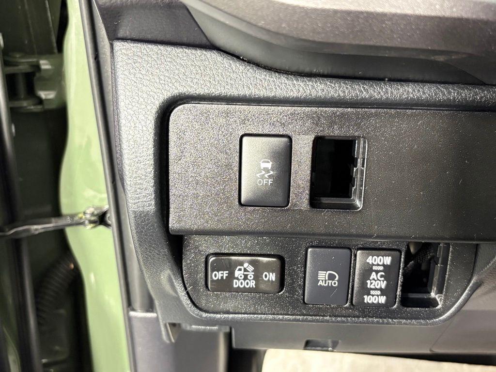 Toyota Tacoma 4WD TRD Off Road Double Cab 6' Bed V6 AT (Natl) 2021