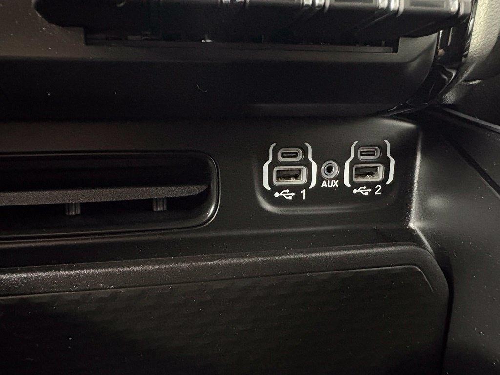 RAM 1500 Big Horn 4x4 Crew Cab 5'7" Box 2024
