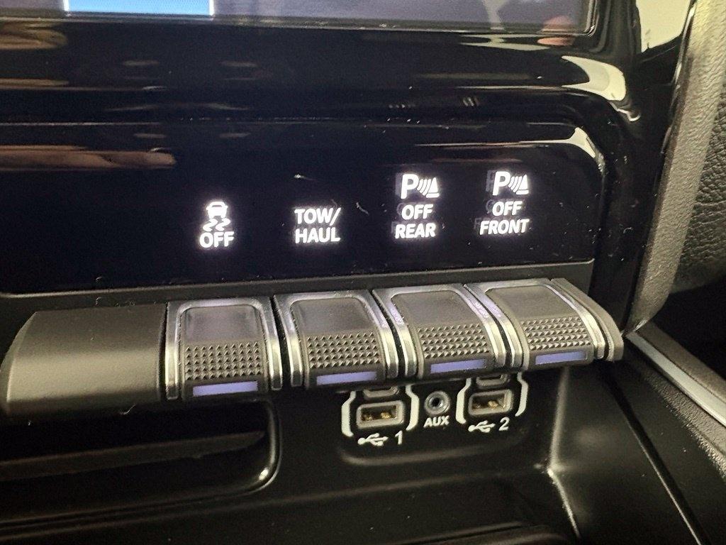 RAM 1500 Big Horn 4x4 Crew Cab 5'7" Box 2024