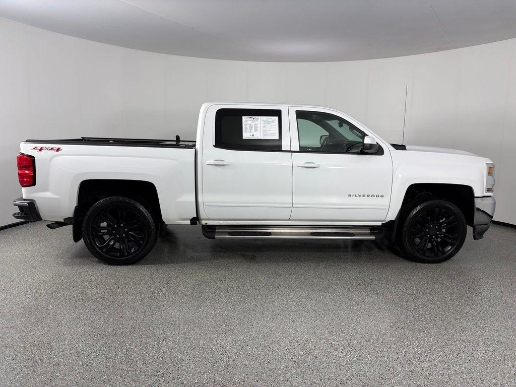 Chevrolet Silverado 1500 4WD Crew Cab 143.5" LT w/1LT 2017