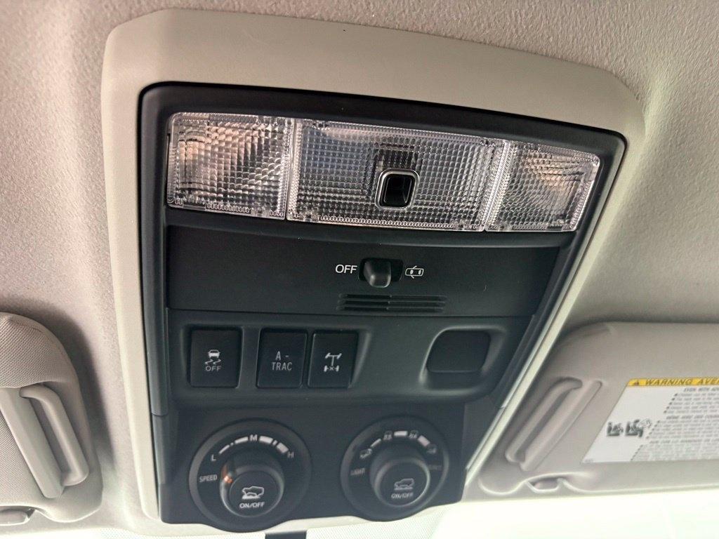 Toyota 4Runner TRD Off Road Premium 4WD (Natl) 2019