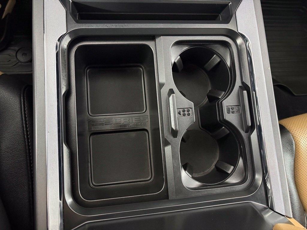 Ford Super Duty F-350 DRW King Ranch 4WD Crew Cab 8' Box 2023