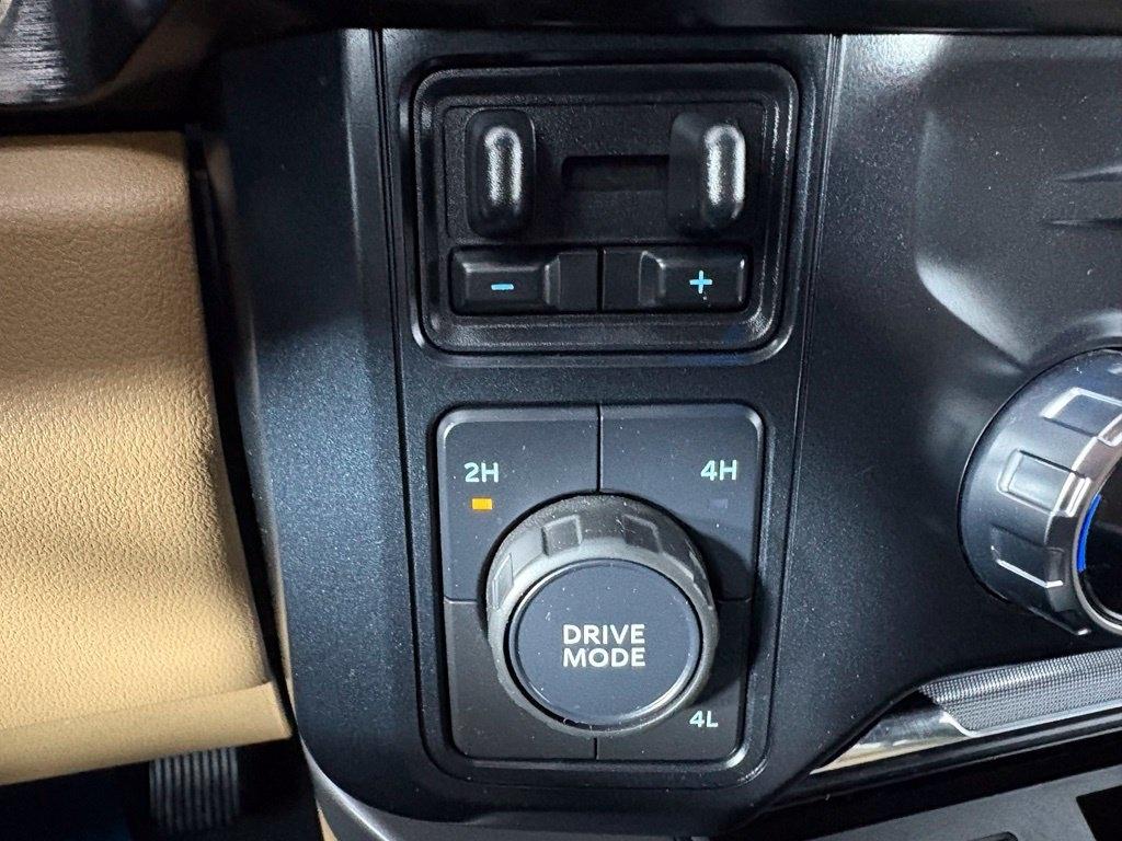 Ford Super Duty F-350 DRW King Ranch 4WD Crew Cab 8' Box 2023