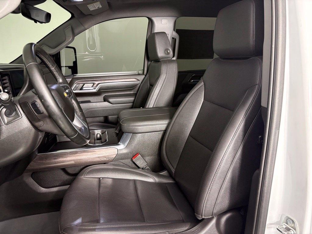 Chevrolet Silverado 3500HD 4WD Crew Cab 159" LTZ 2024