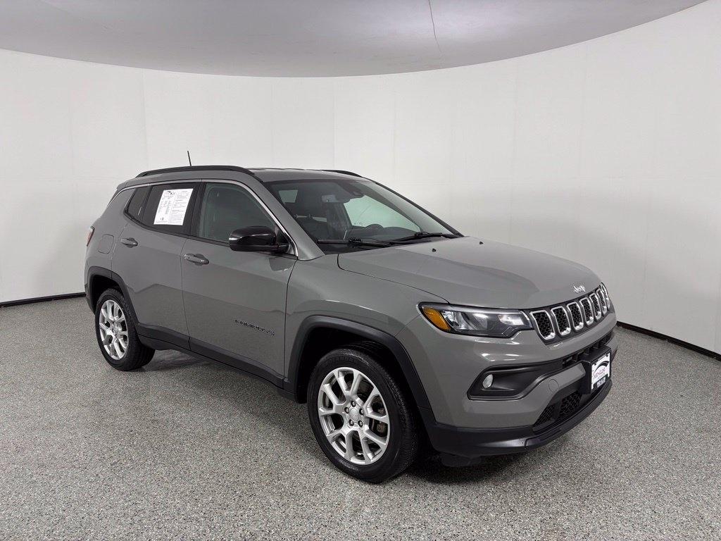 Jeep Compass Latitude Lux 4x4 2023