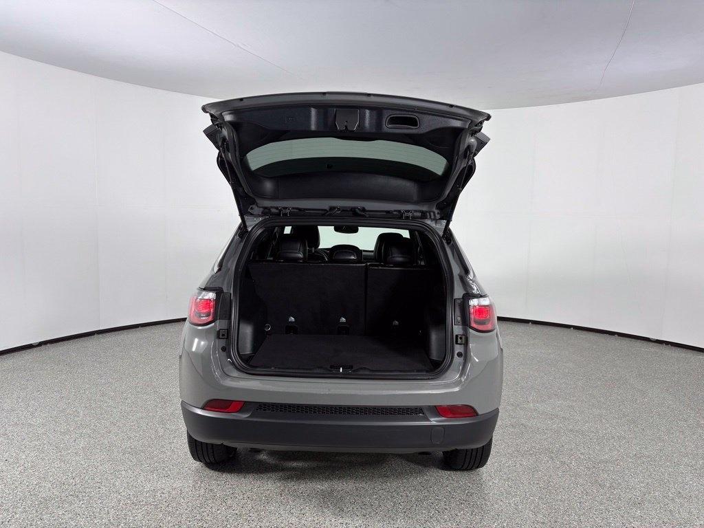 Jeep Compass Latitude Lux 4x4 2023