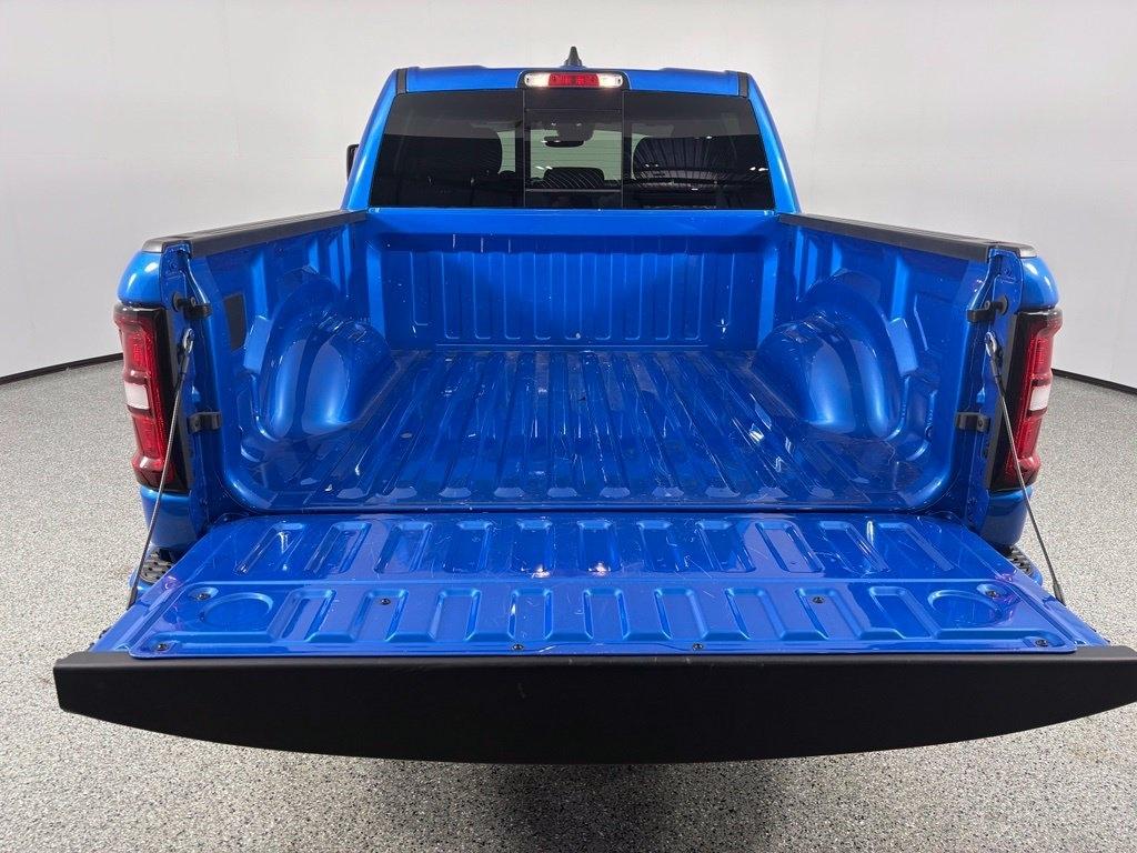 RAM 1500 Big Horn 4x4 Crew Cab 5'7" Box 2025