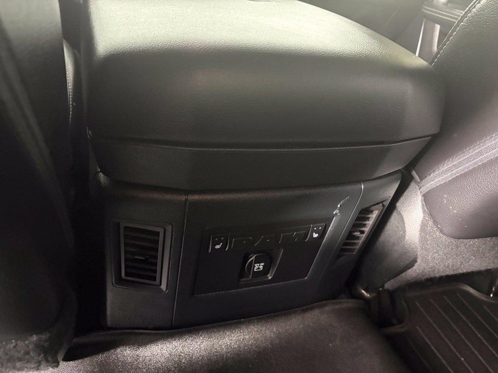 RAM 1500 Laramie 4x4 Crew Cab 5'7" Box 2017