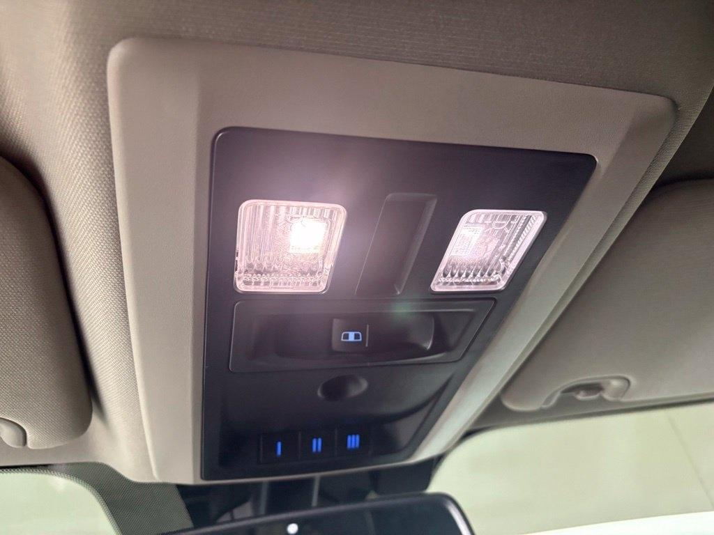 RAM 1500 Laramie 4x4 Crew Cab 5'7" Box 2017