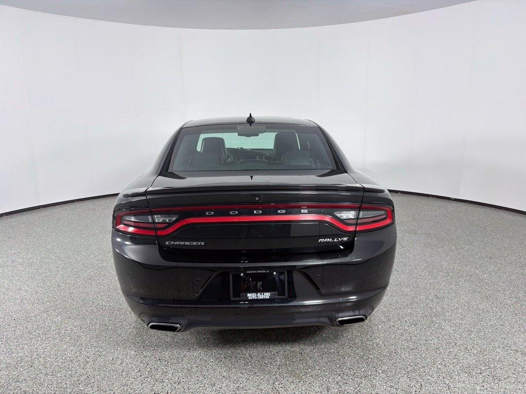 Dodge Charger 4dr Sdn SXT RWD 2015
