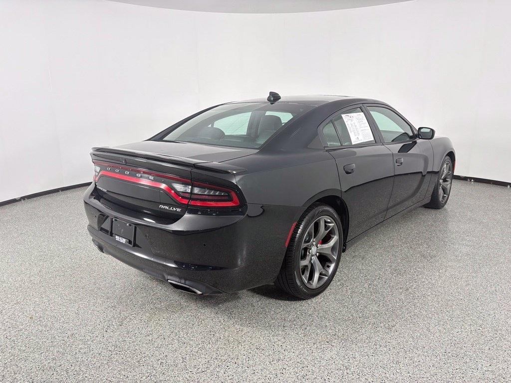 Dodge Charger 4dr Sdn SXT RWD 2015
