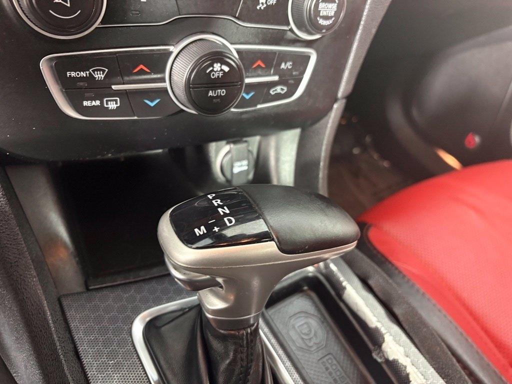 Dodge Charger 4dr Sdn SXT RWD 2015