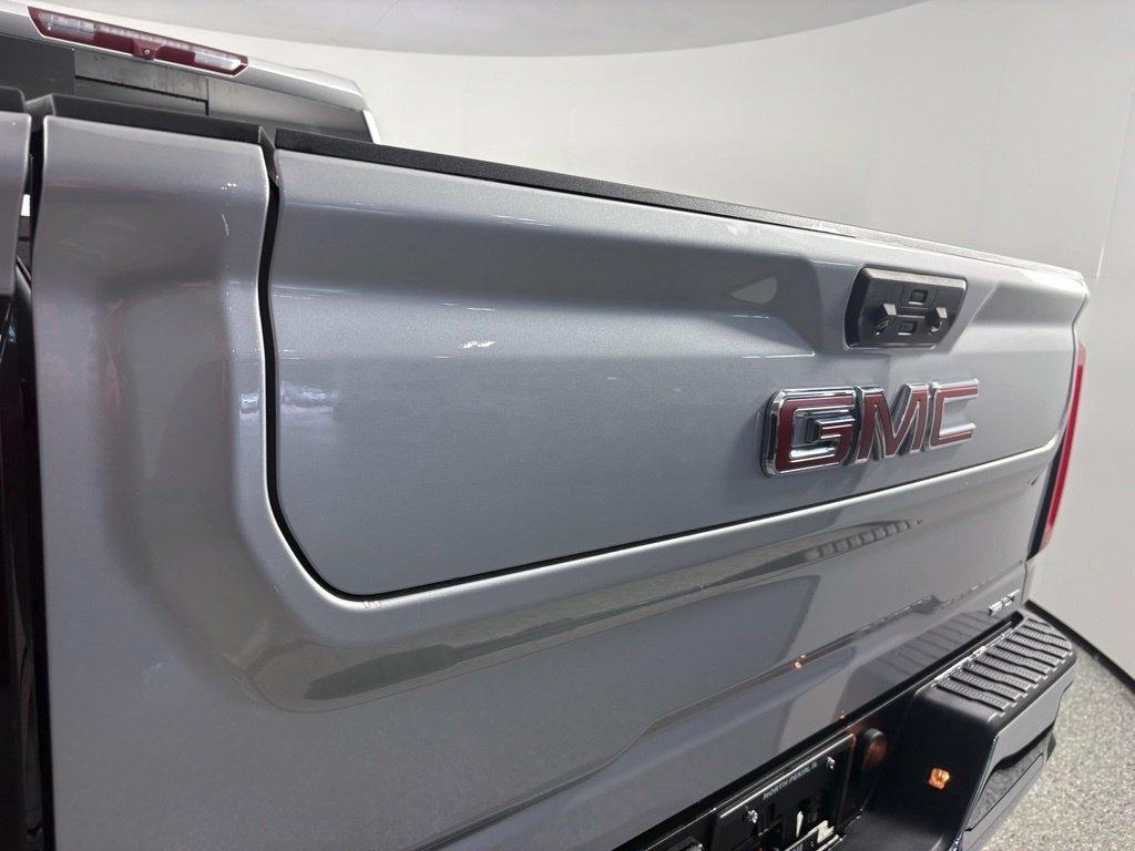 GMC Sierra 2500HD 4WD Crew Cab 159" SLT 2022