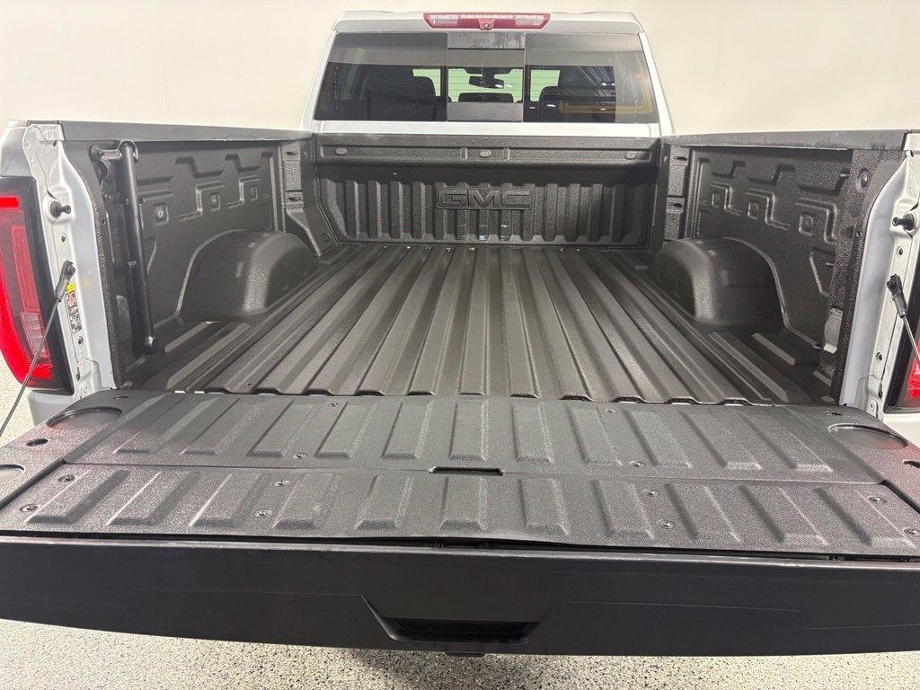 GMC Sierra 2500HD 4WD Crew Cab 159" SLT 2022