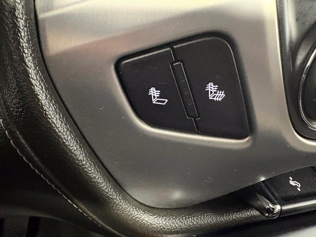 GMC Sierra 1500 4WD Crew Cab 143.5" SLT 2016