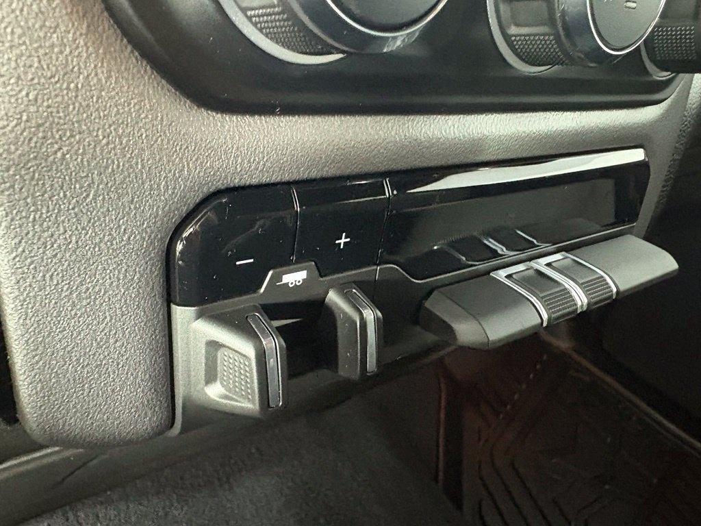 RAM 2500 Big Horn 4x4 Crew Cab 6'4" Box 2024