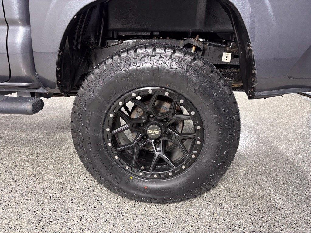 Toyota Tacoma 4WD TRD Off Road Double Cab 5' Bed V6 MT (Natl) 2021
