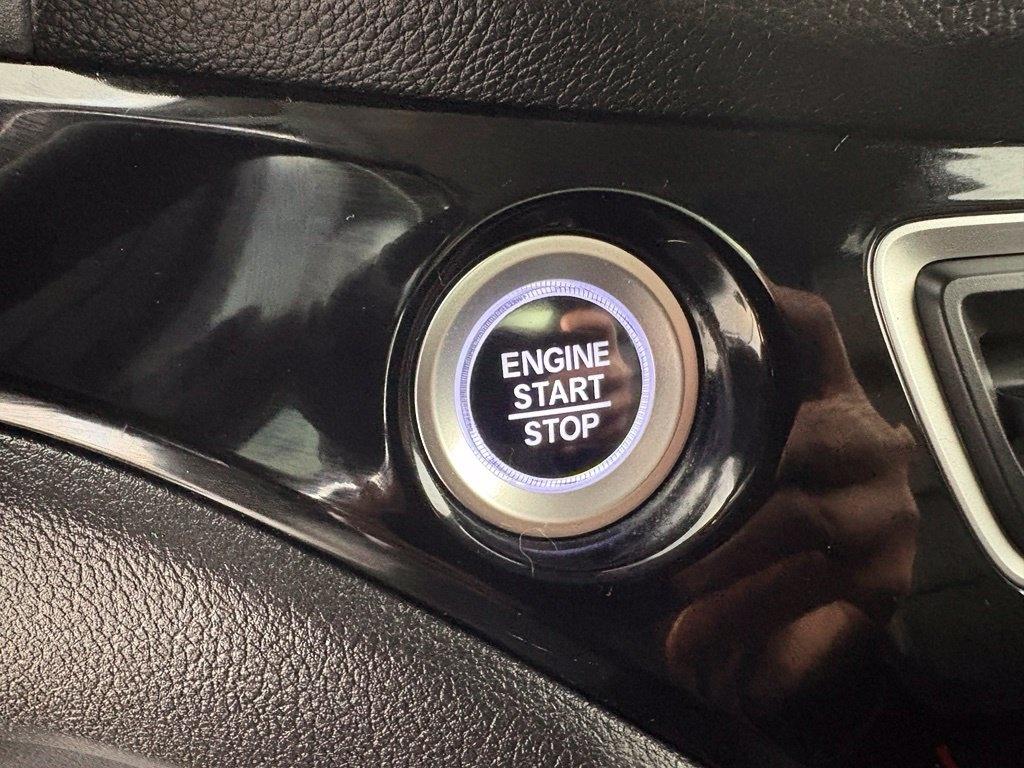 Honda Pilot AWD 4dr Elite w/RES & Navi 2016