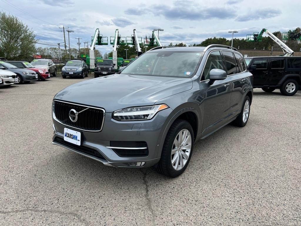 2017 Volvo XC90 T6 AWD Momentum's photo