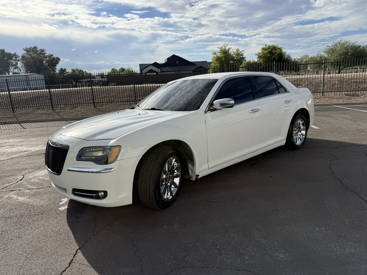 Chrysler 300 4dr Sdn V6 Limited RWD 2012