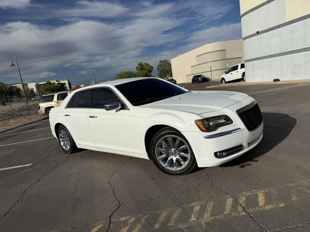 Chrysler 300 4dr Sdn V6 Limited RWD 2012