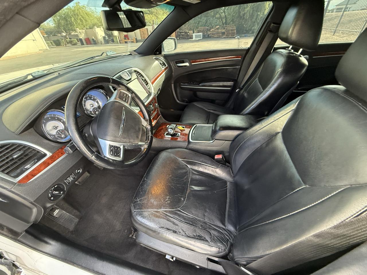 Chrysler 300 4dr Sdn V6 Limited RWD 2012