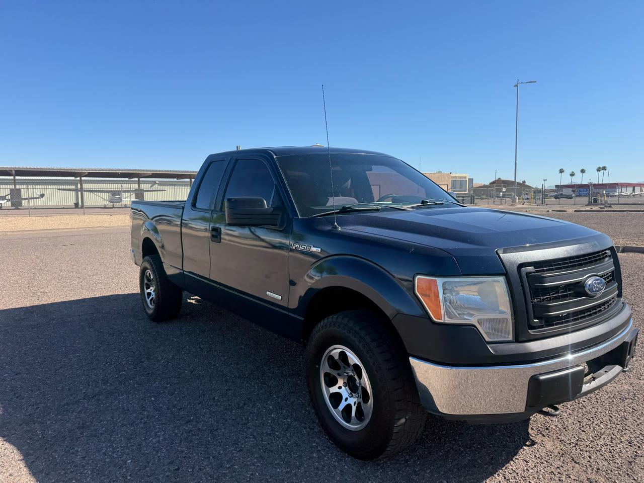Ford F-150 4WD SuperCab 145" Lariat 2013
