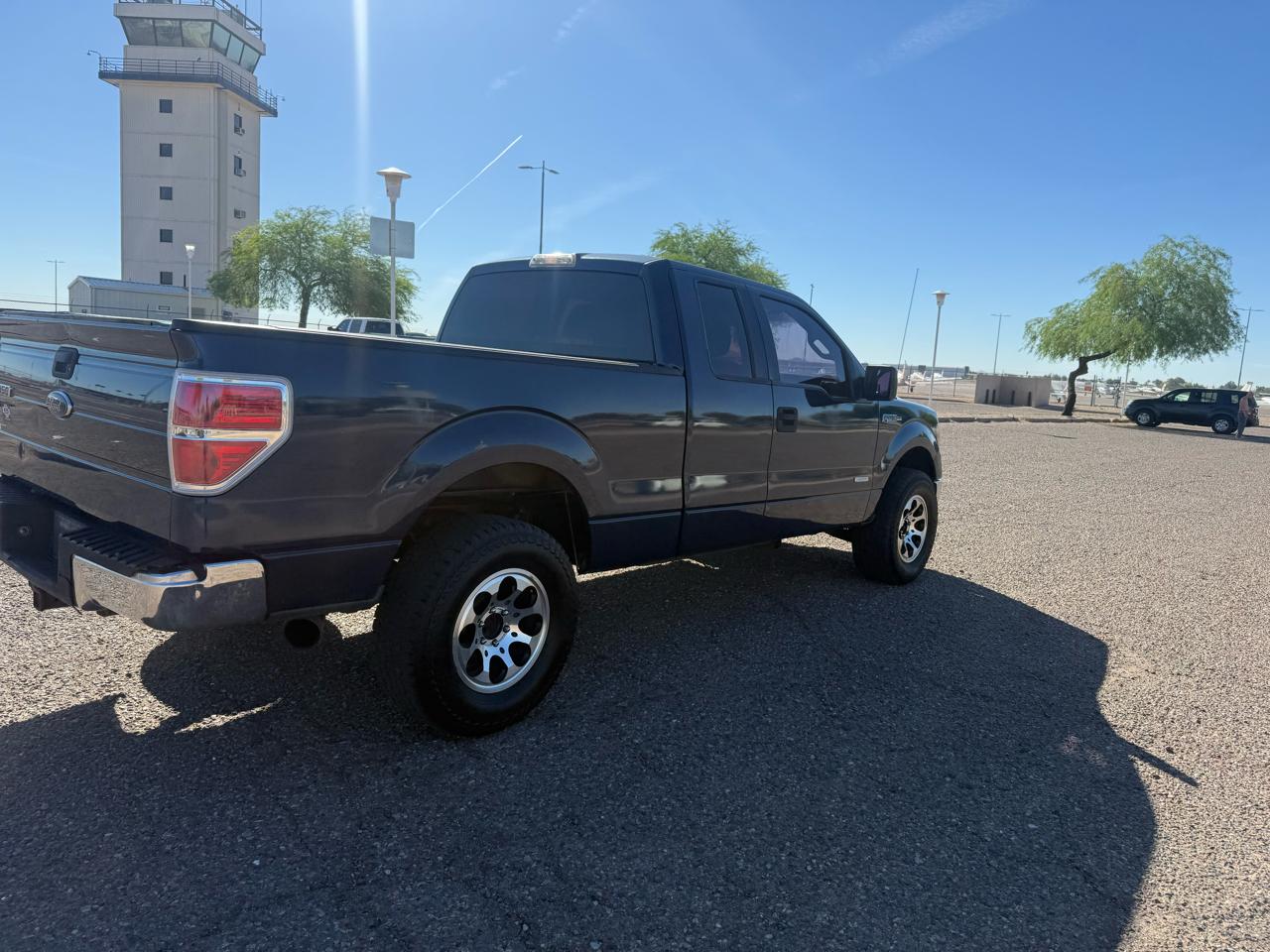 Ford F-150 4WD SuperCab 145" Lariat 2013