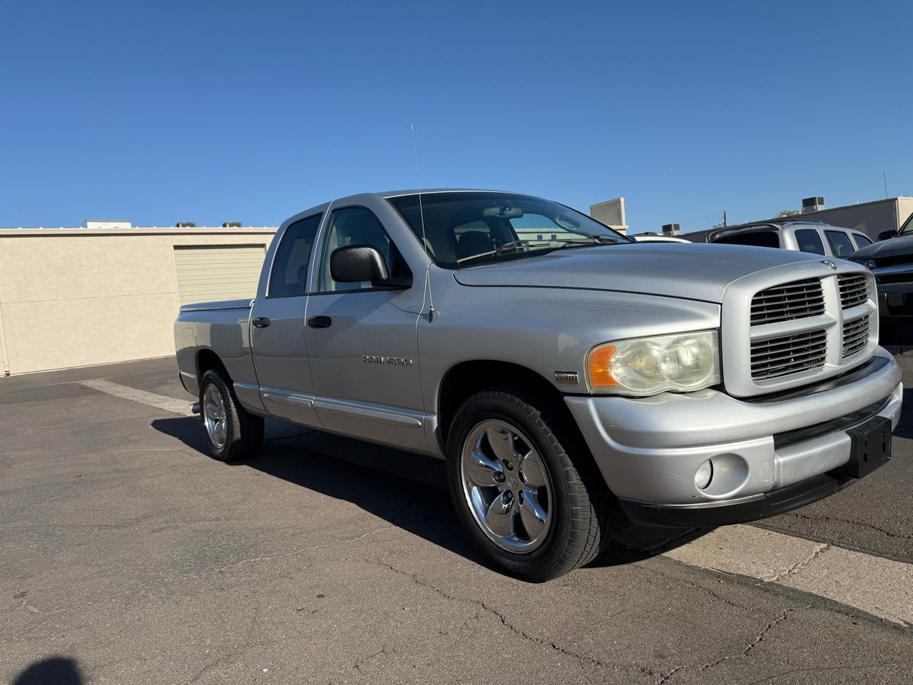Dodge Ram 1500 4dr Quad Cab 140.5" WB SLT 2004