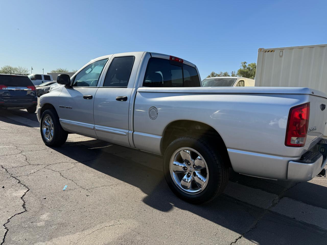 Dodge Ram 1500 4dr Quad Cab 140.5" WB SLT 2004