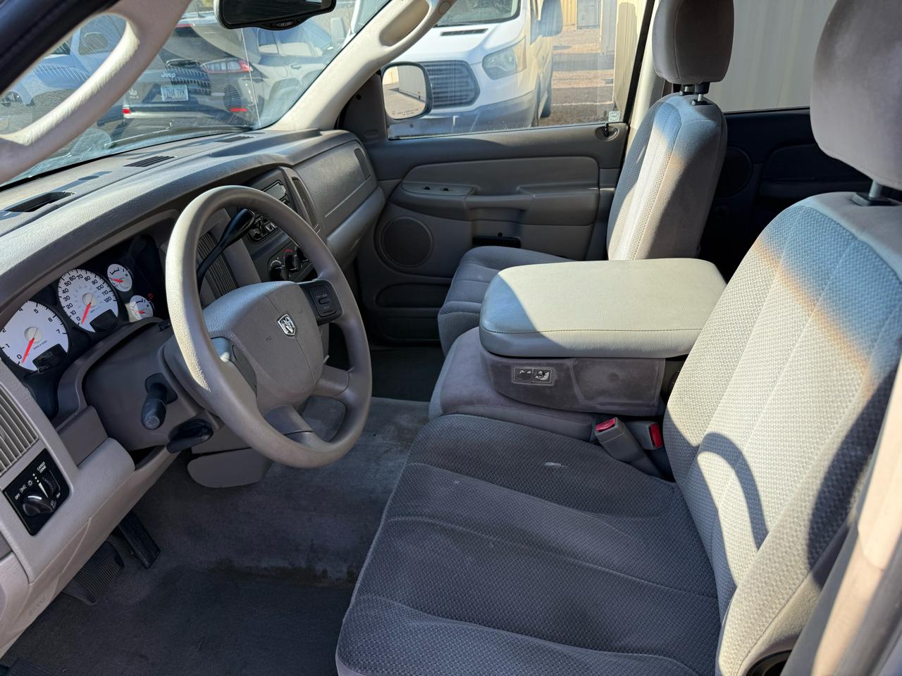 Dodge Ram 1500 4dr Quad Cab 140.5" WB SLT 2004