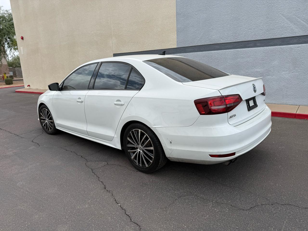 Volkswagen Jetta Sedan 4dr Auto 1.8T Sport PZEV 2016