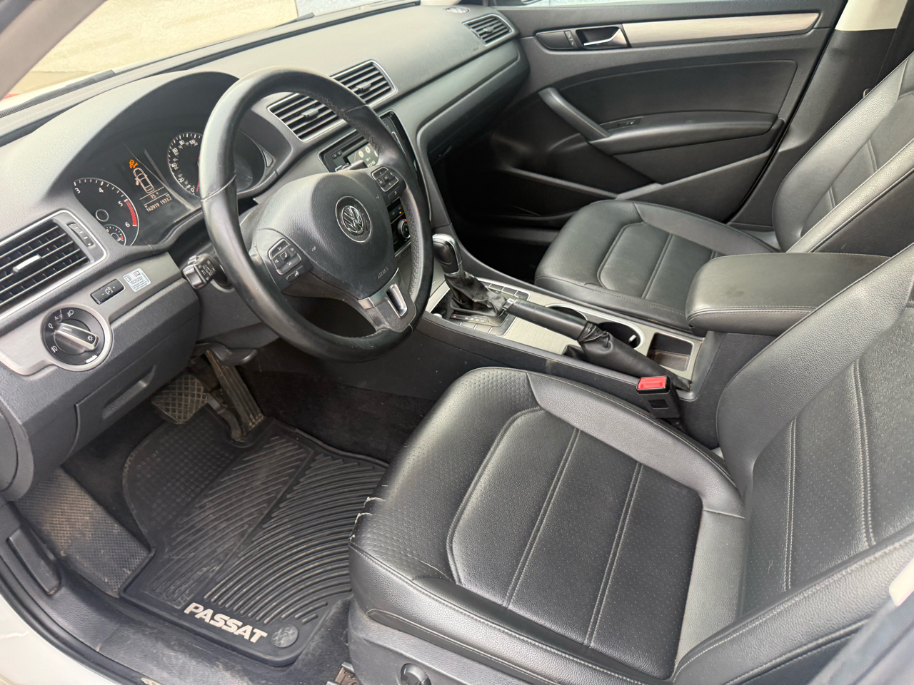 Volkswagen Passat 4dr Sdn 2.0L Manual  TDI SE 2014