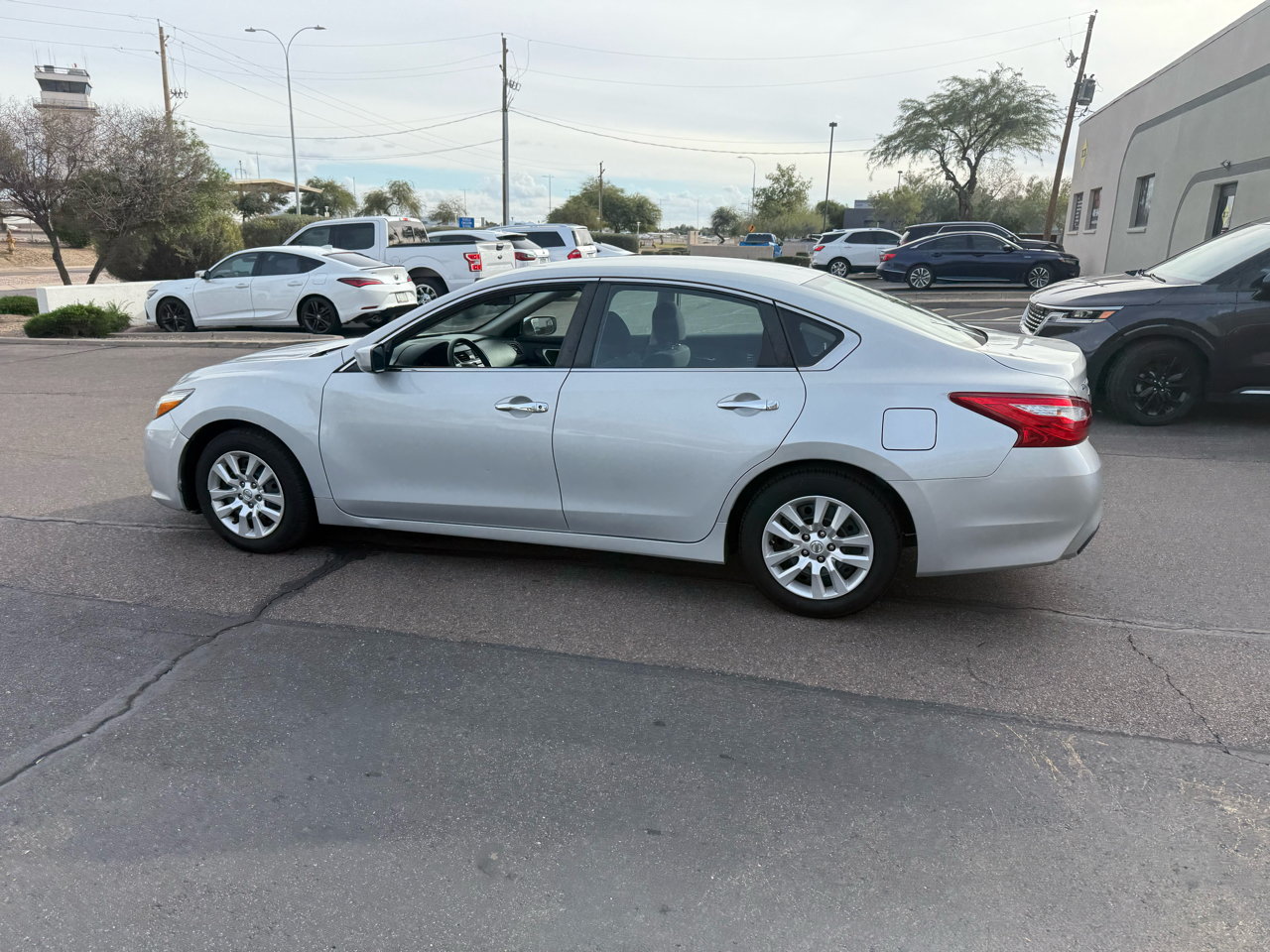 Nissan Altima 4dr Sdn I4 2.5 2016