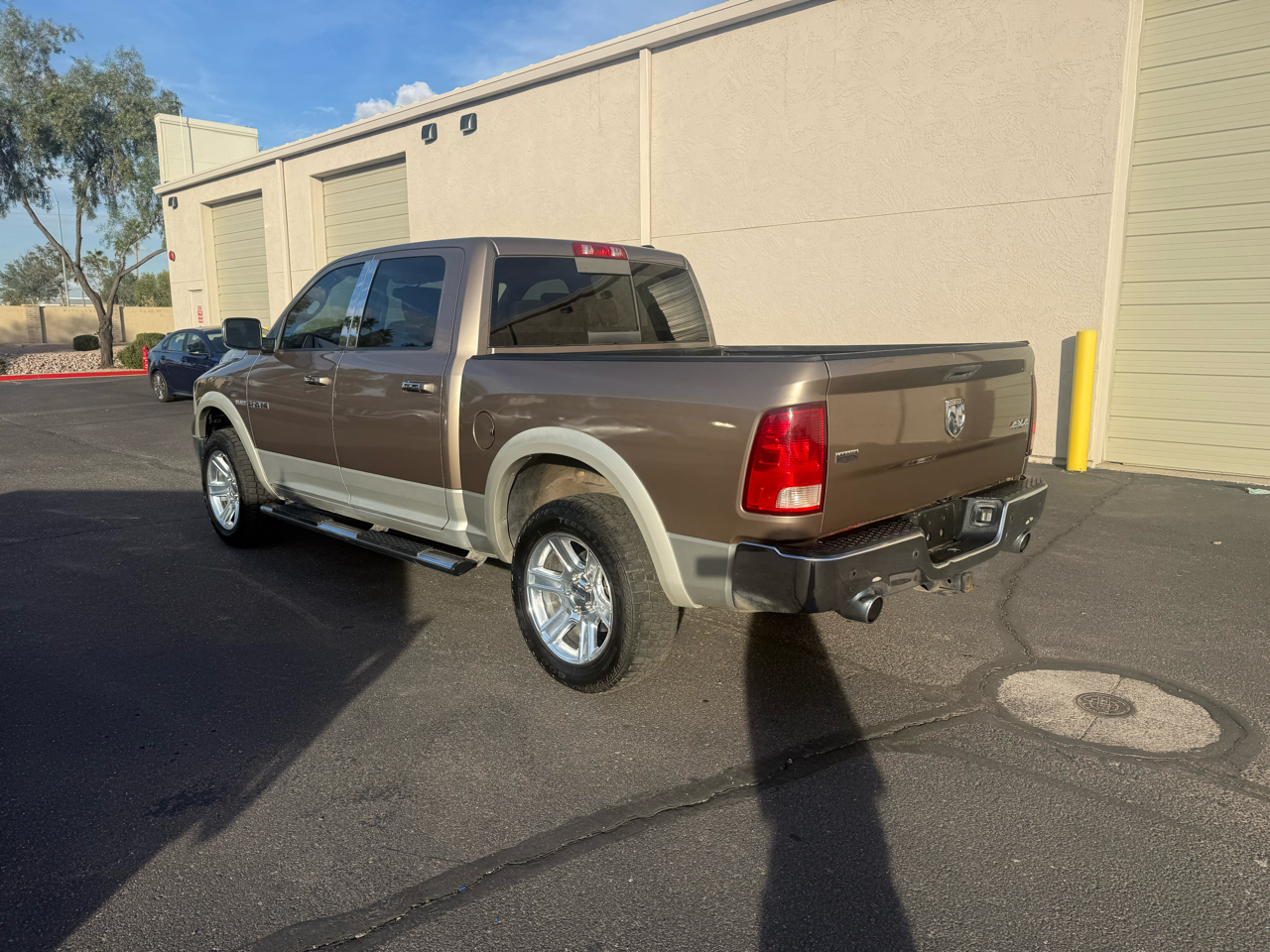 Dodge Ram 1500 4WD Crew Cab 140.5" Laramie 2009