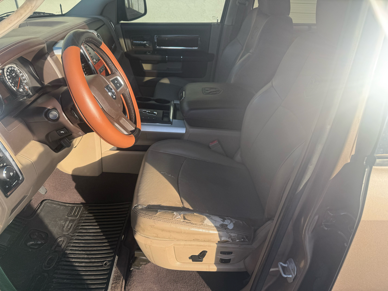 Dodge Ram 1500 4WD Crew Cab 140.5" Laramie 2009