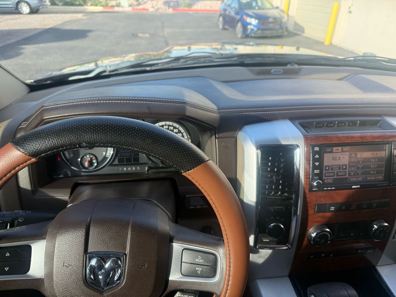 Dodge Ram 1500 4WD Crew Cab 140.5" Laramie 2009